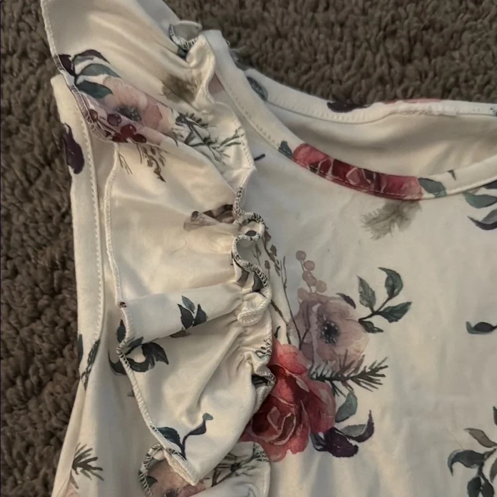 Floral Ruffle Top - Picture 2 of 4